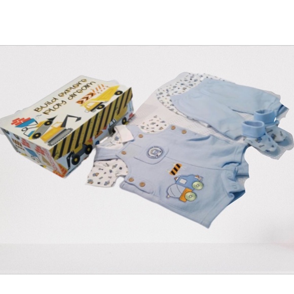 0-3 Months Boy Construction Truck Clothing Gift Set - Picture 1 of 5
